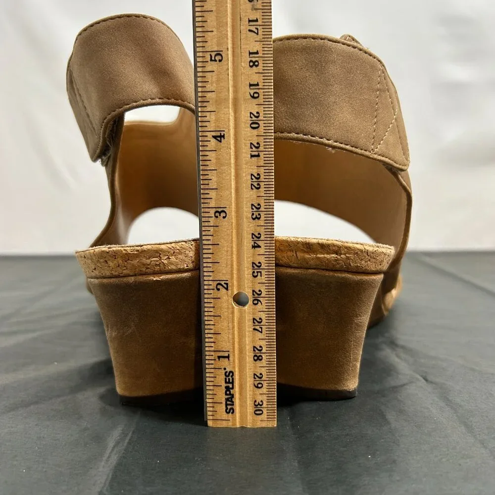 Adrienne Vittadini‎ Trevin mid-wedge tan sandal size 9M